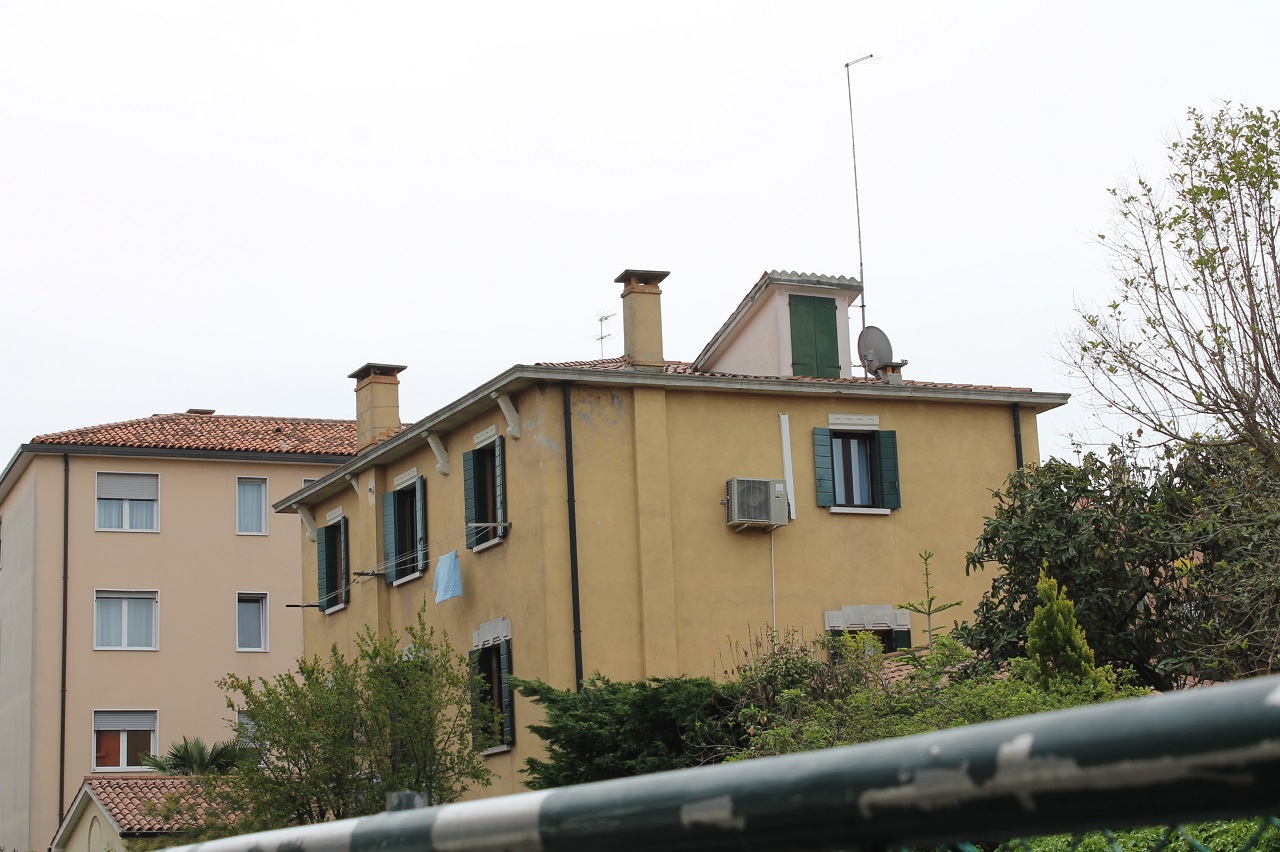 [Casa plurifamiliare in Via Marcantonio Bragadin, 3]