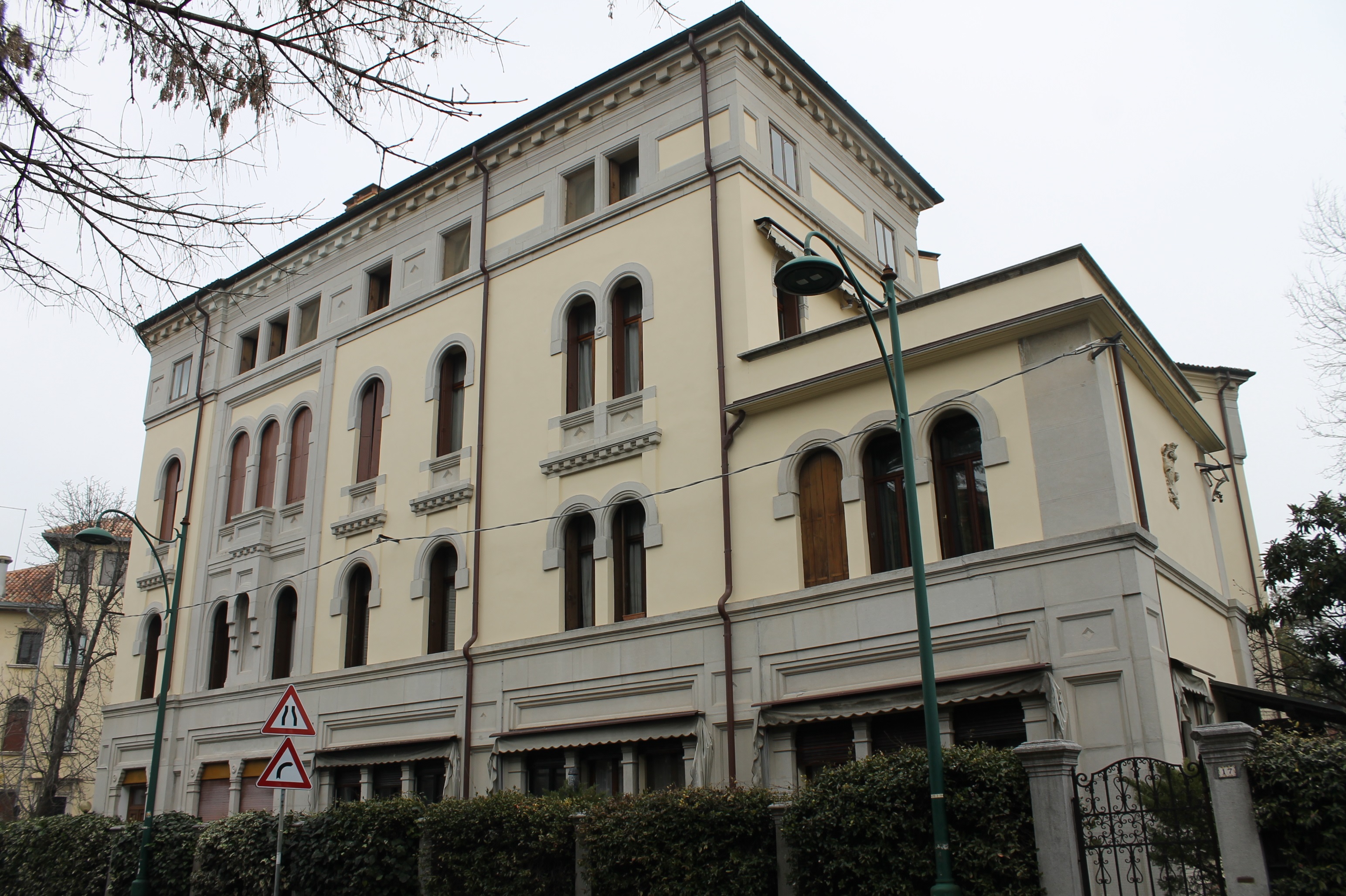 [Casa plurifamiliare in Via Sandro Gallo, 17]