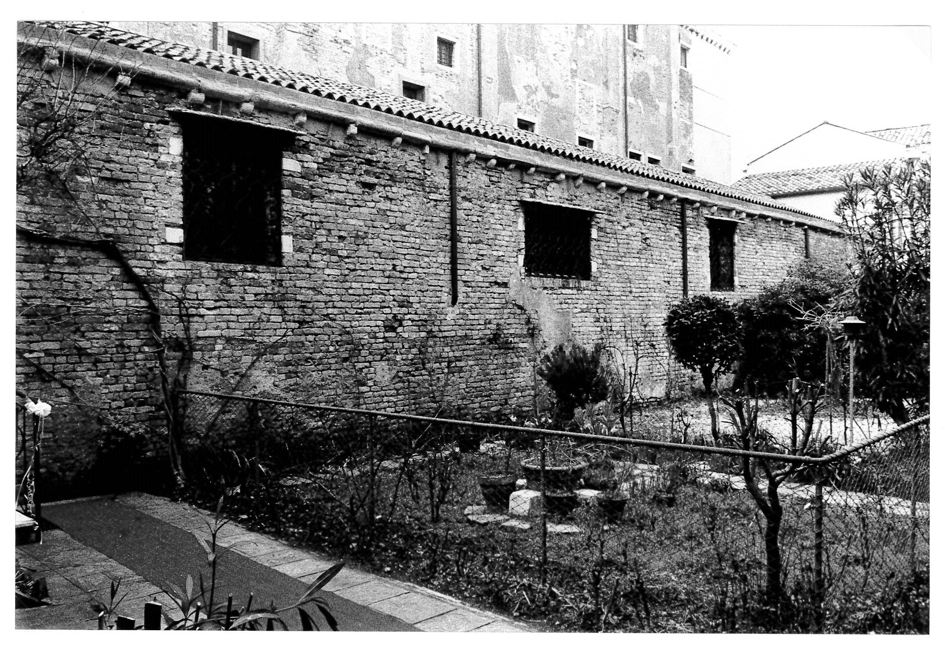 [Magazzino privato in Fondamenta S. Giovanni Battista, 23, 24]
