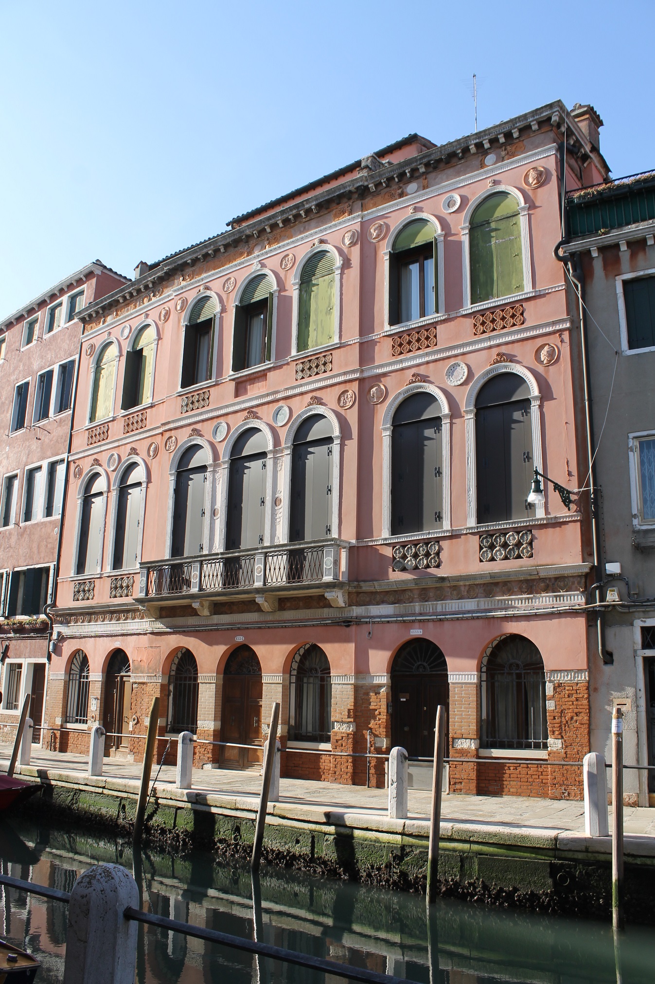 [Palazzo in Dorsoduro, 1333A, 1334, 1335]