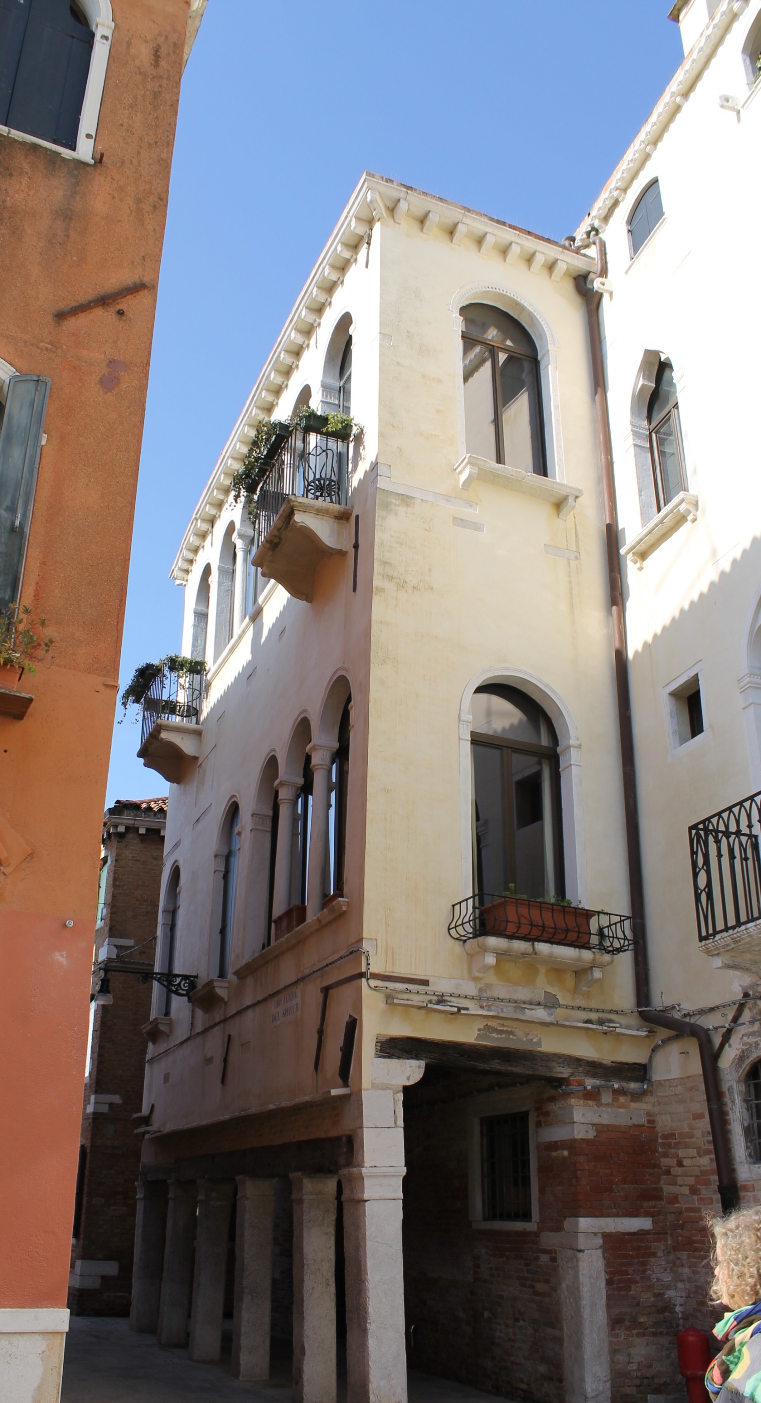 [Palazzo in Dorsoduro, 141, 141A]