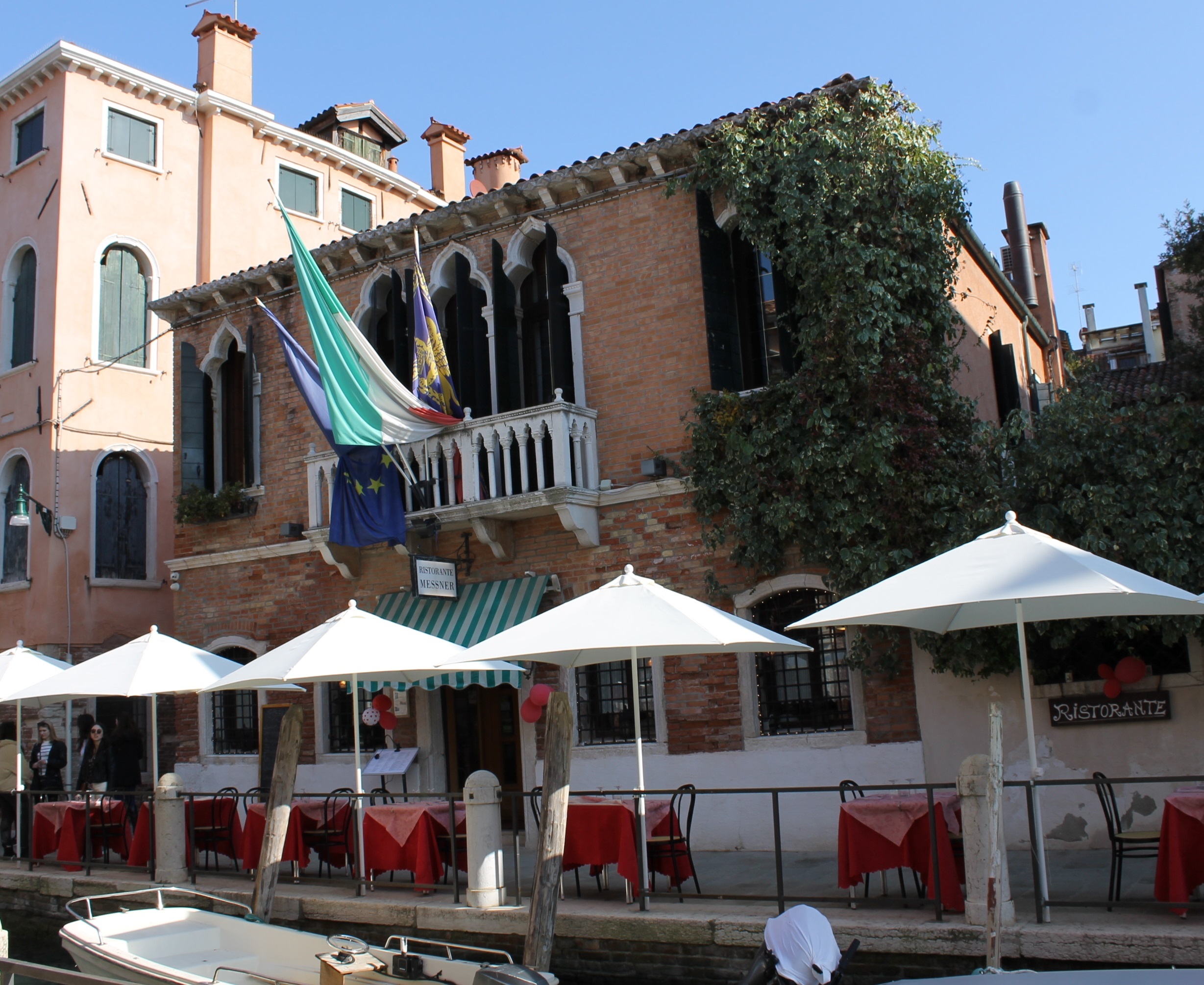 [Palazzo in Dorsoduro, 216, 217/ Fondamenta de Ca Balà/ Rio Terà del Spezier]