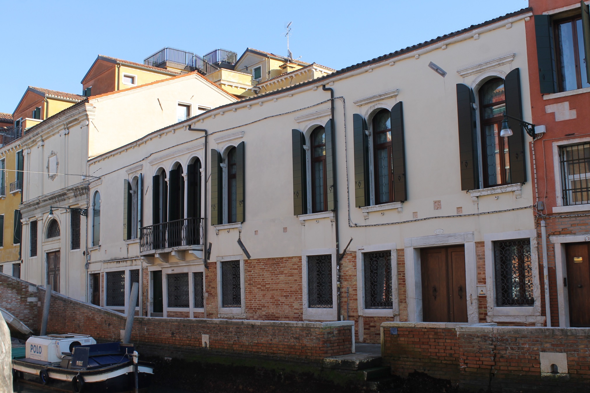 [Palazzo in Dorsoduro, 2585, 2586, 2589/Fondamenta del Soccorso]