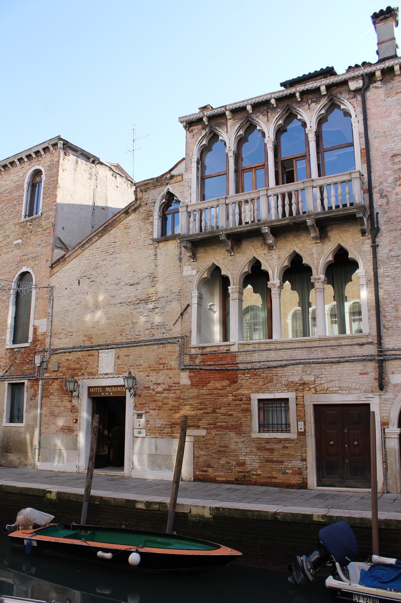 [Palazzo in Dorsoduro, 2823, 2824/ Fondamenta Gherardini]