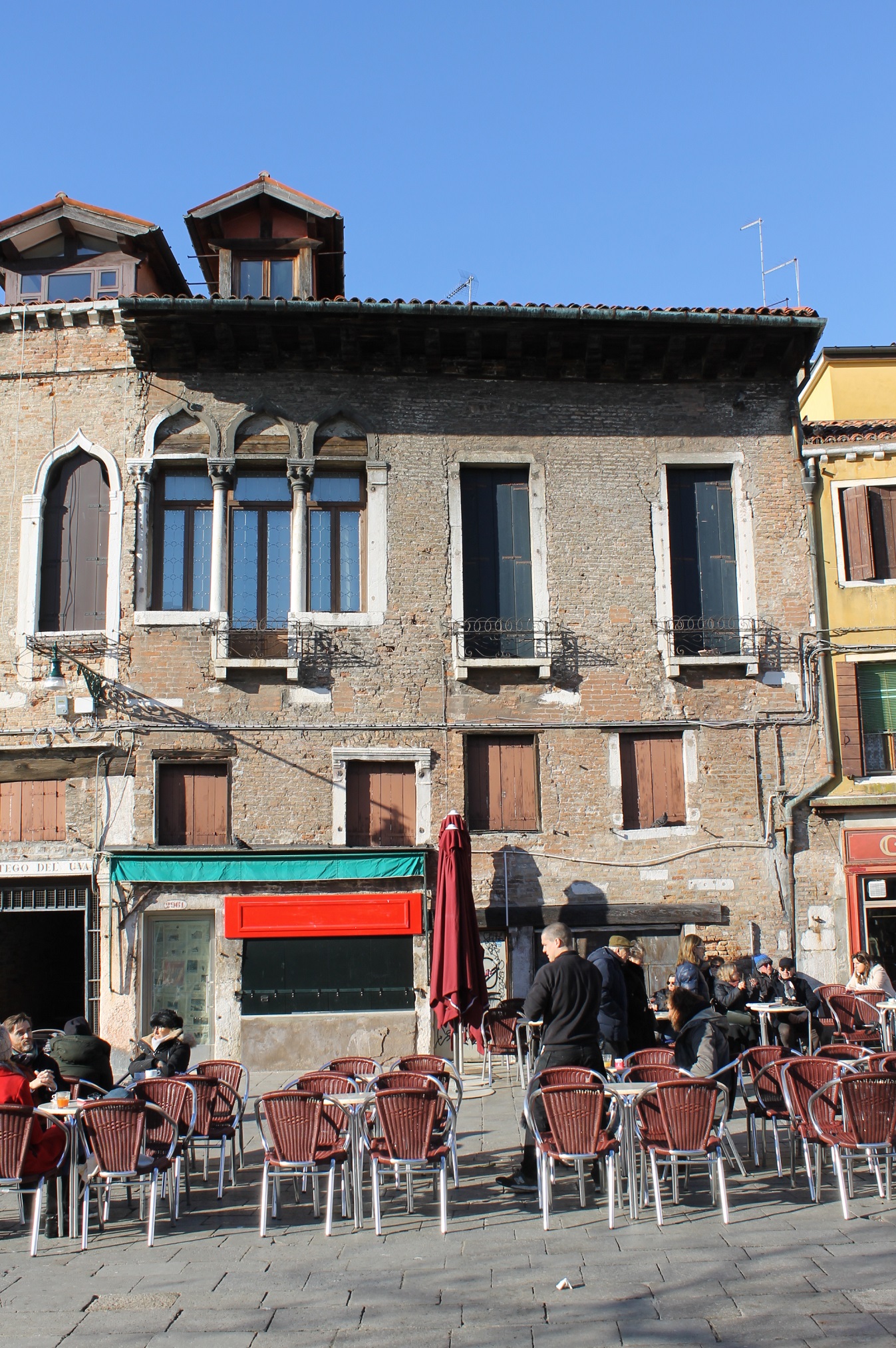 [Palazzo in Dorsoduro, 2960, 2961, 2961A/ Campo Santa Margherita]