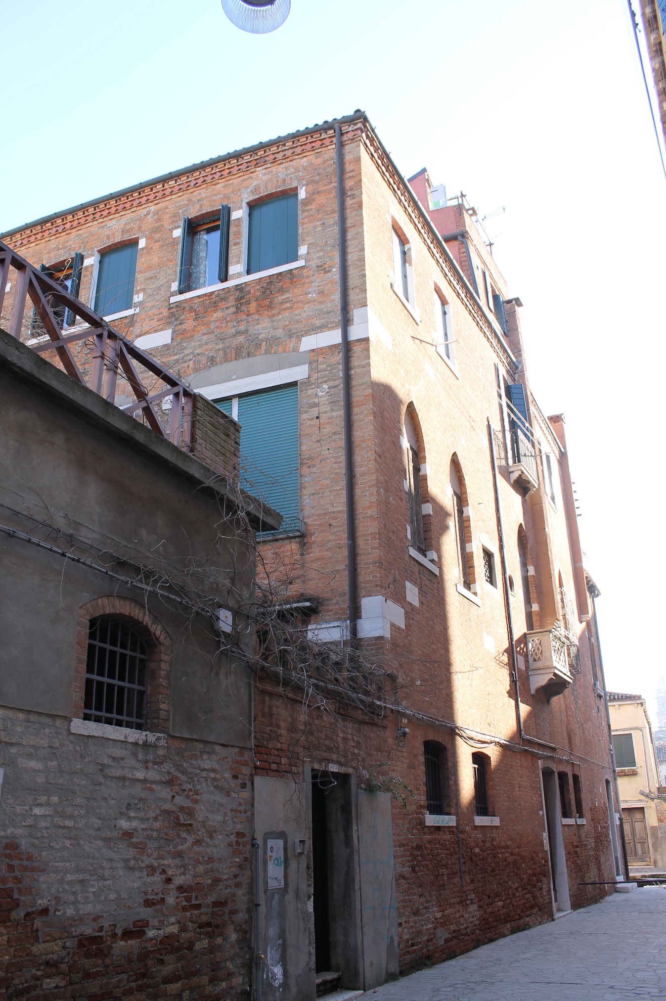 [Palazzo in Dorsoduro, 3025C/ Rio Terà de la Scoazzera]