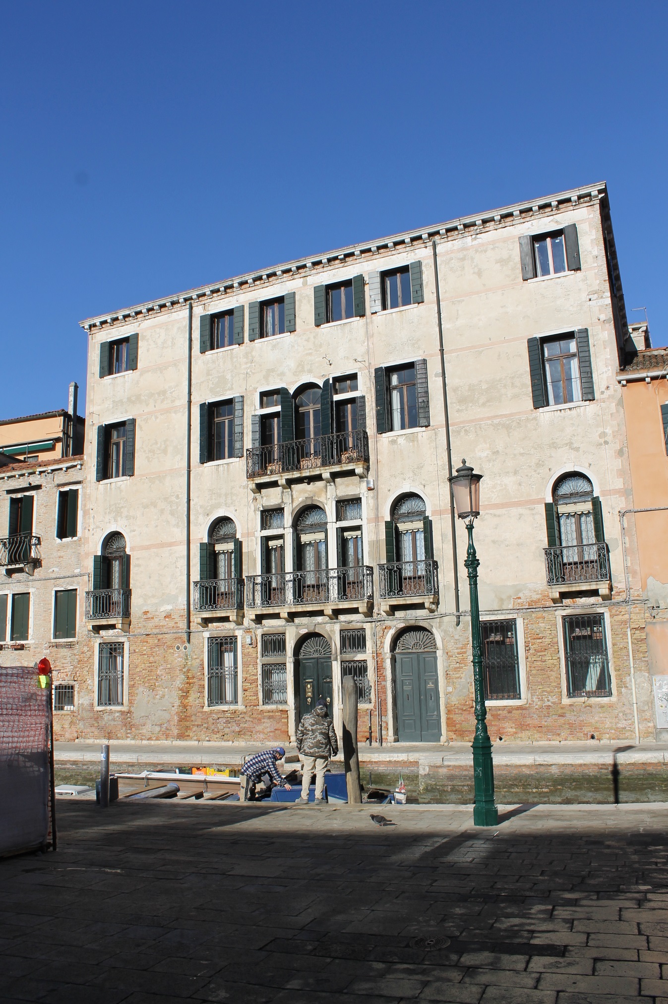 [Palazzo in Dorsoduro, 3134, 3135/ Fondamenta Alberti]