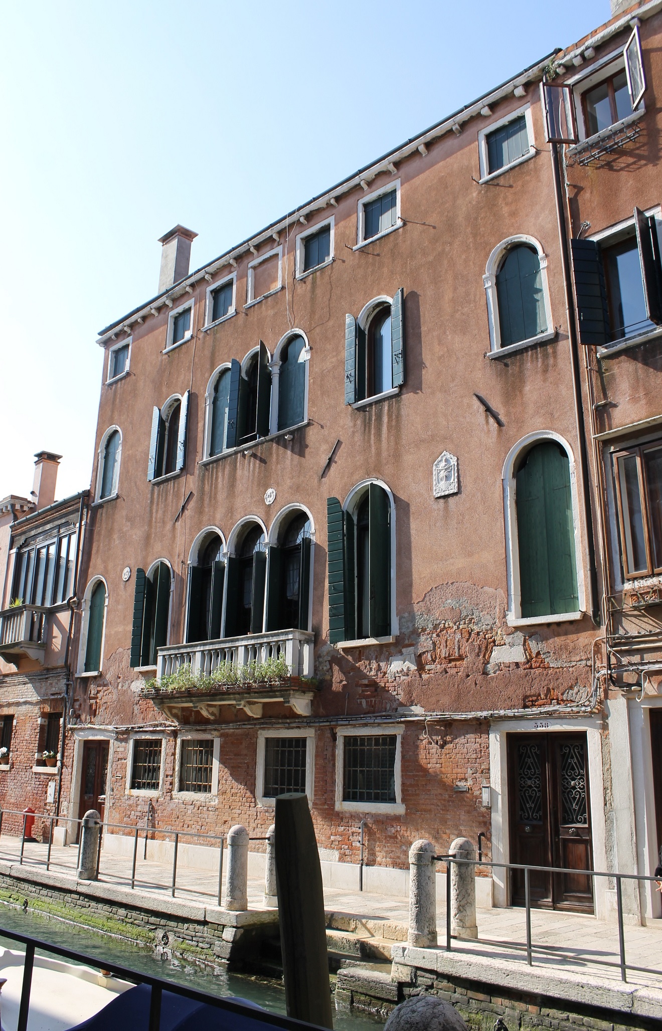 [Palazzo in Dorsoduro, 337, 338]