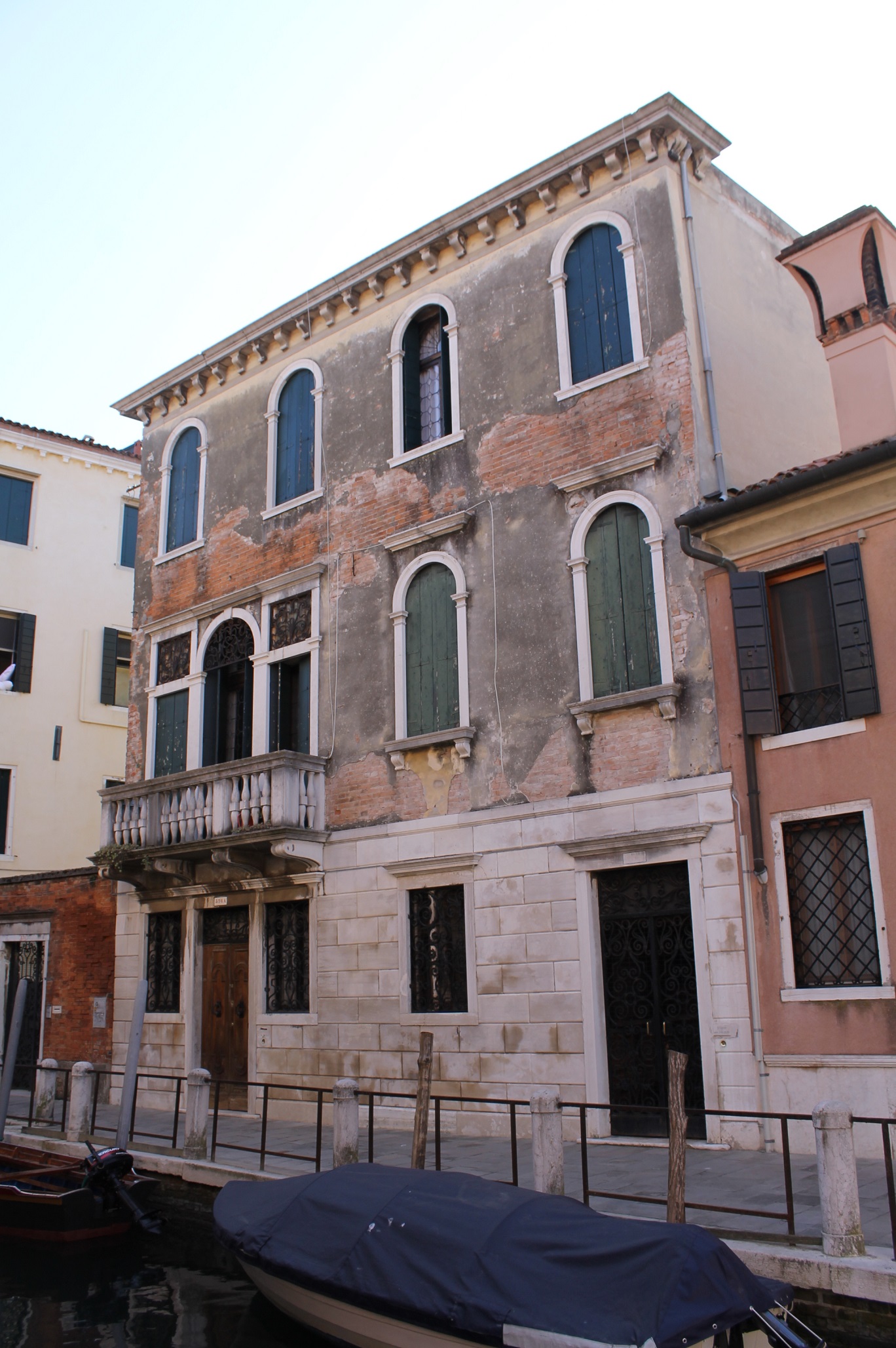 [Palazzo in Dorsoduro, 376A, 376B]
