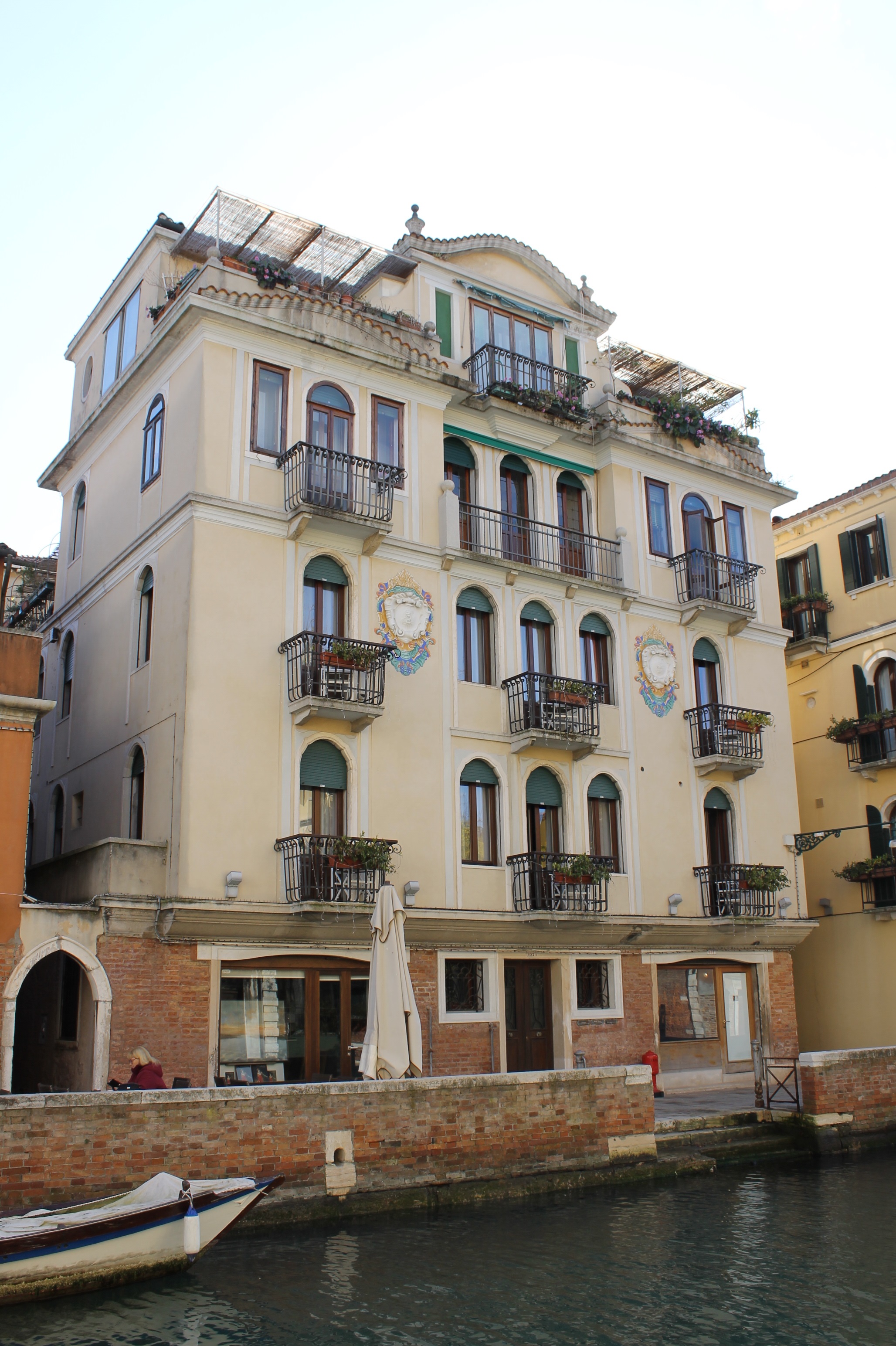[Palazzo in Dorsoduro, 652, 652A, 652B/ Fondamenta Bragadin]