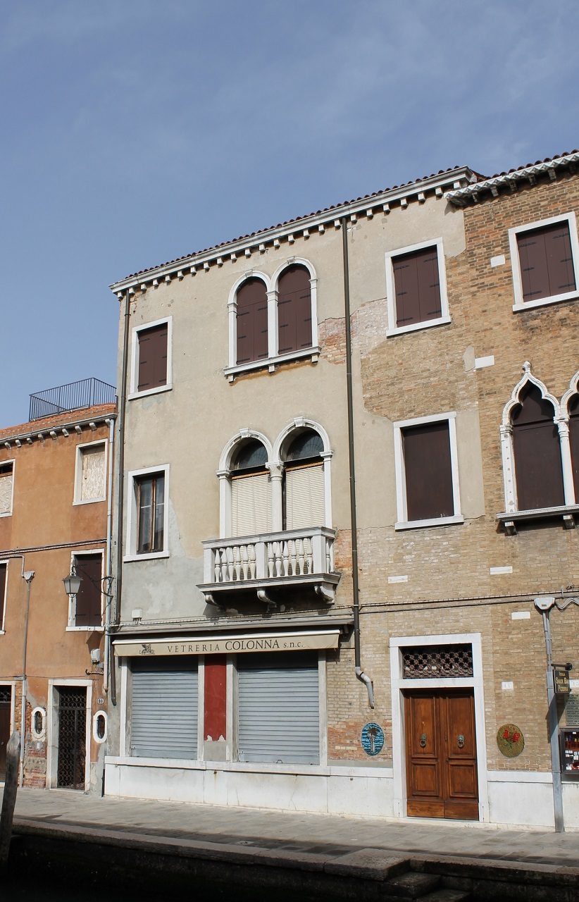 [Palazzo privato con corte in Fondamenta dei Vetrai, 11]