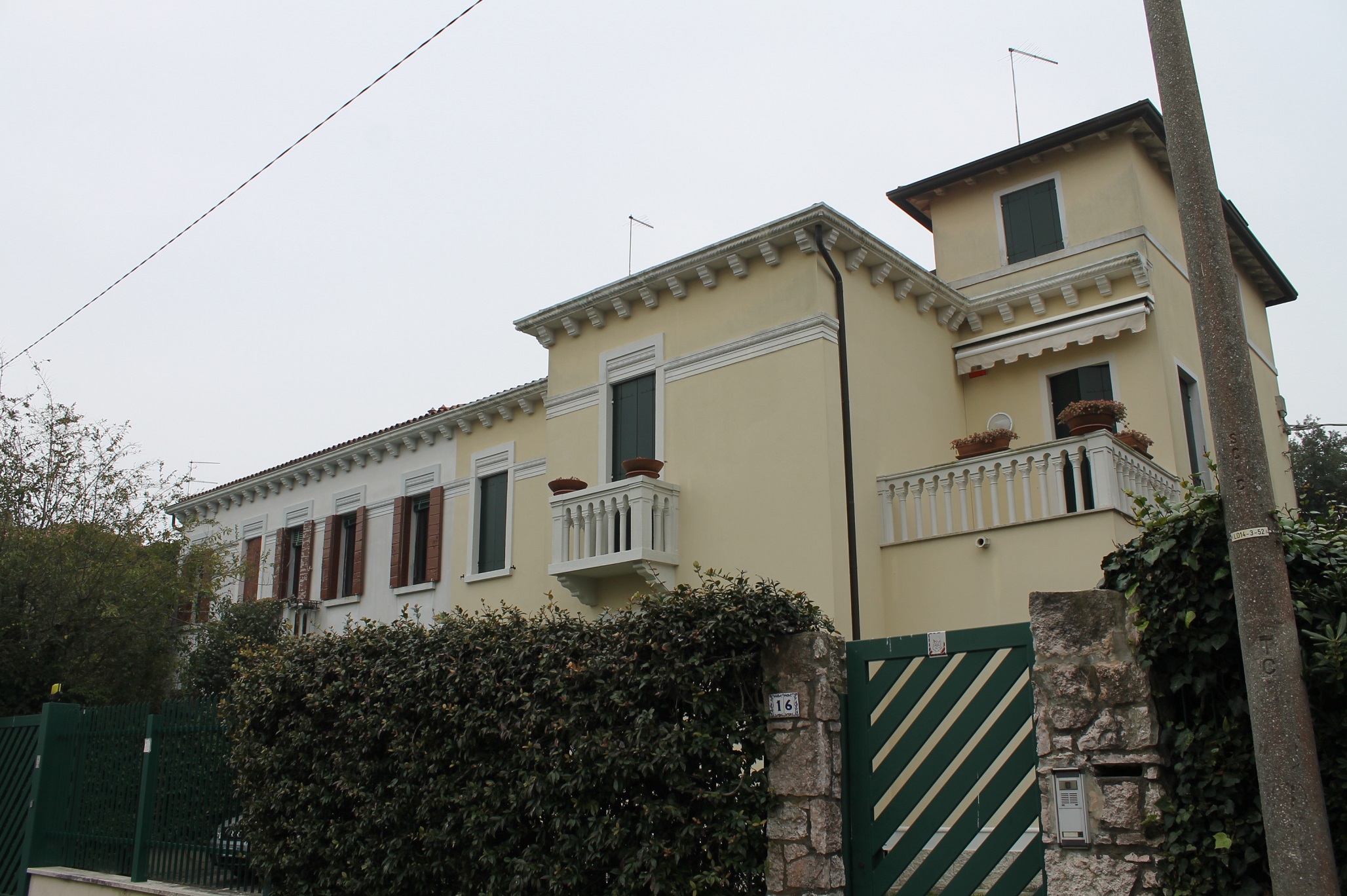[Villa in Via San Giovanni d'Acri, 15, 16]