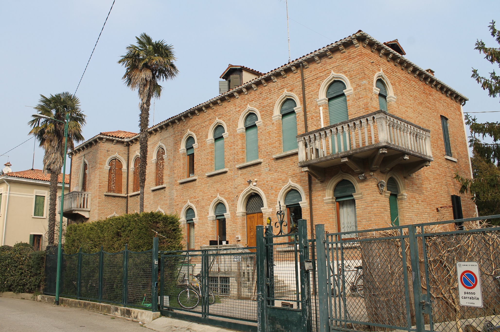 [Villino in Via Gallipoli, 13, 13A, 15]