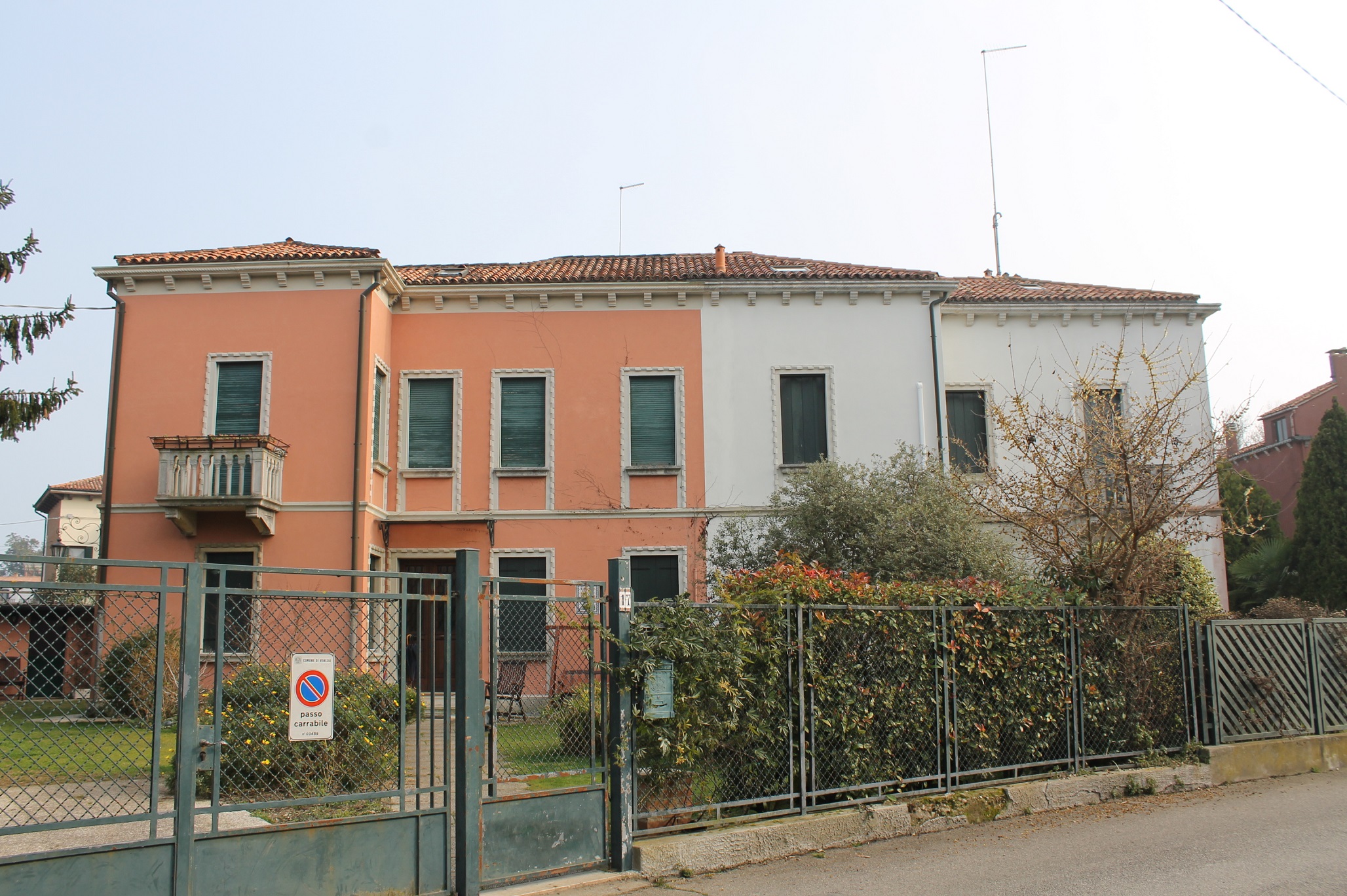 [Villino in Via Gallipoli, 17, 19]