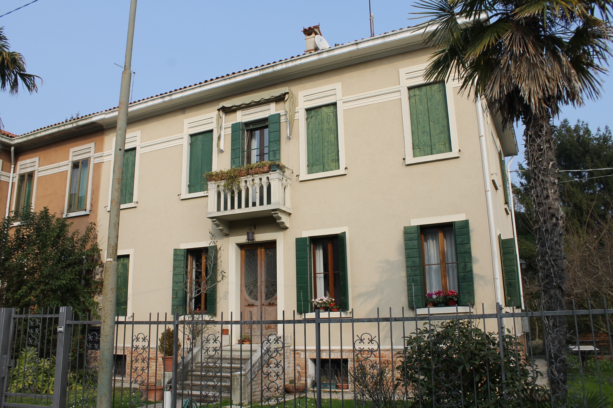 [Villino in Via Gallipoli, 9, 11]
