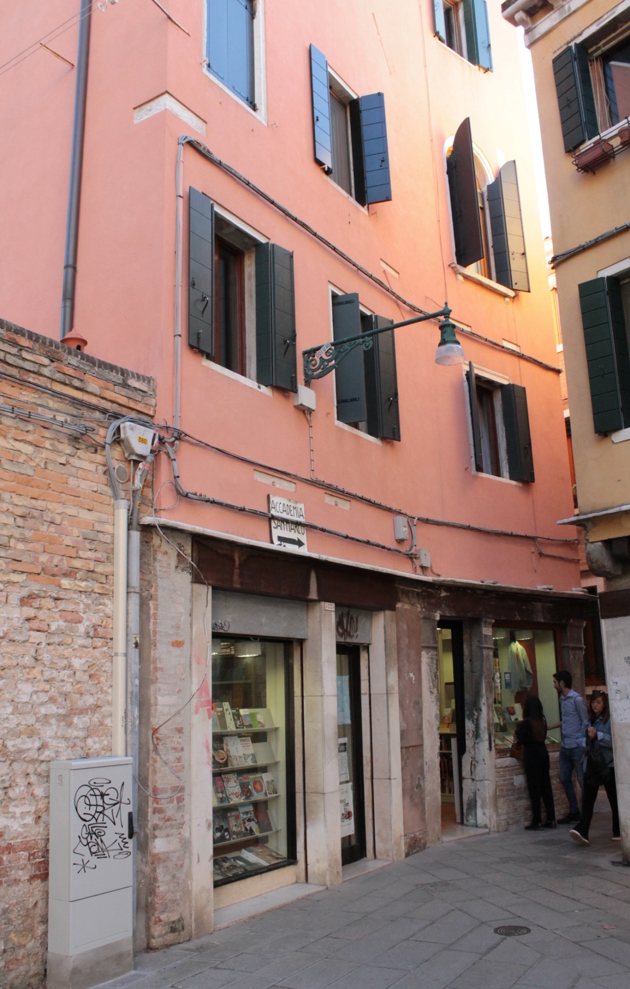 bottega