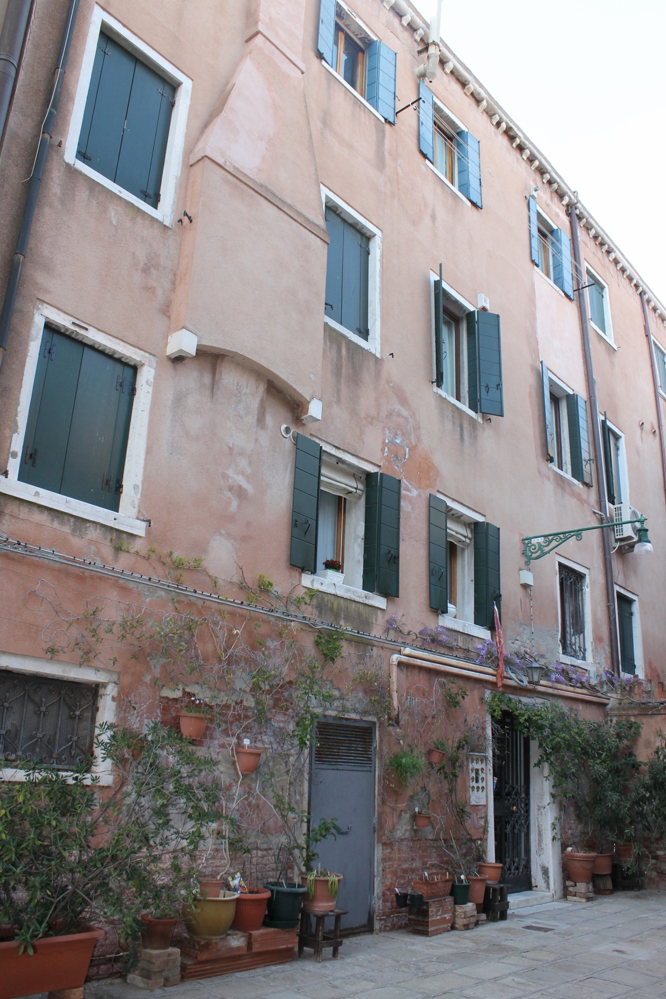 casa ad appartamenti, privata