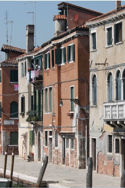 casa ad appartamenti, privata