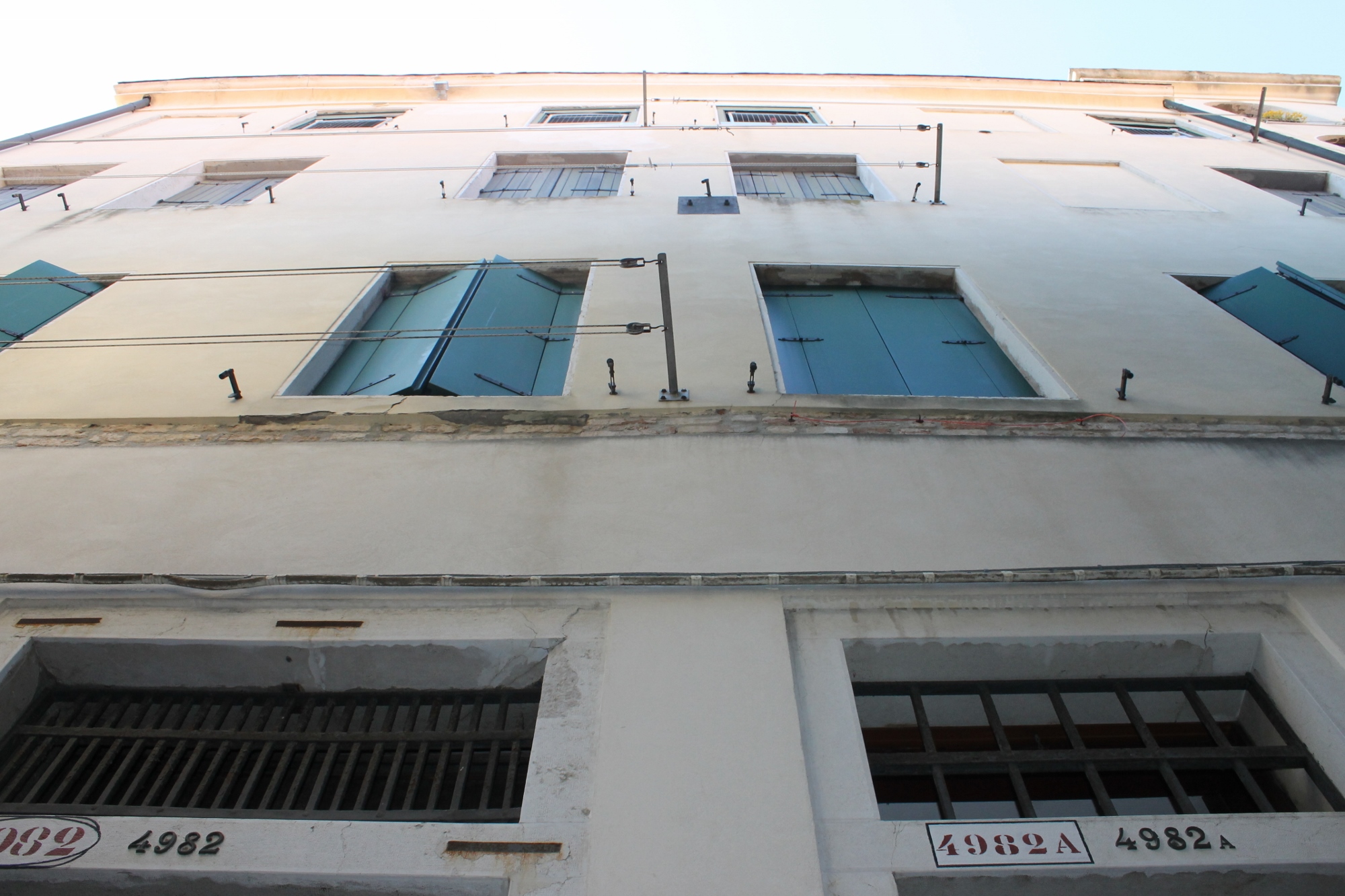 casa ad appartamenti, privata