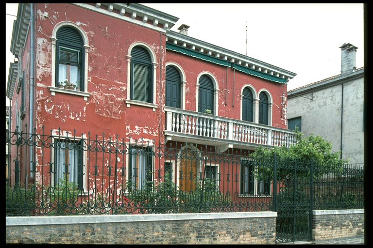 casa con giardino