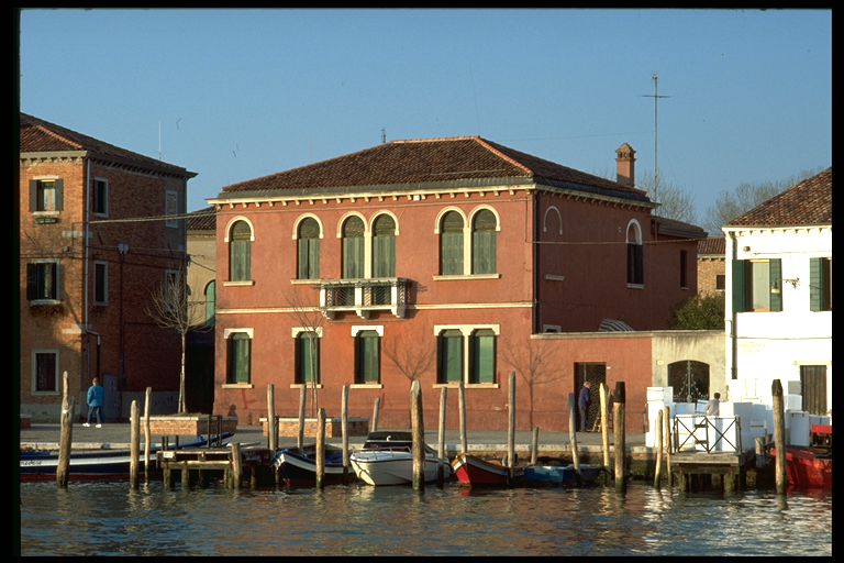 casa in linea con giardino, orti e annessi