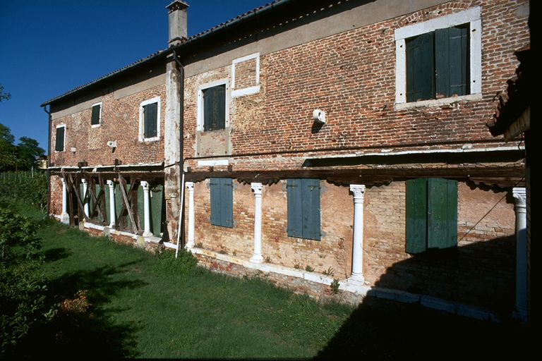 chiostro del convento di San Mattia