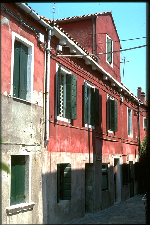 residenza con laboratorio artigianale annesso