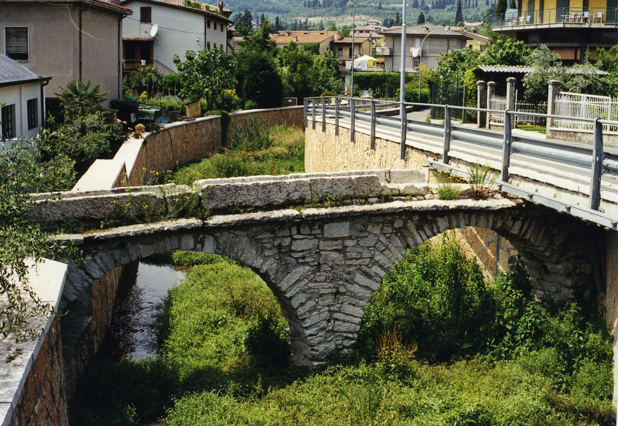 Ponte sul torrente Gusa