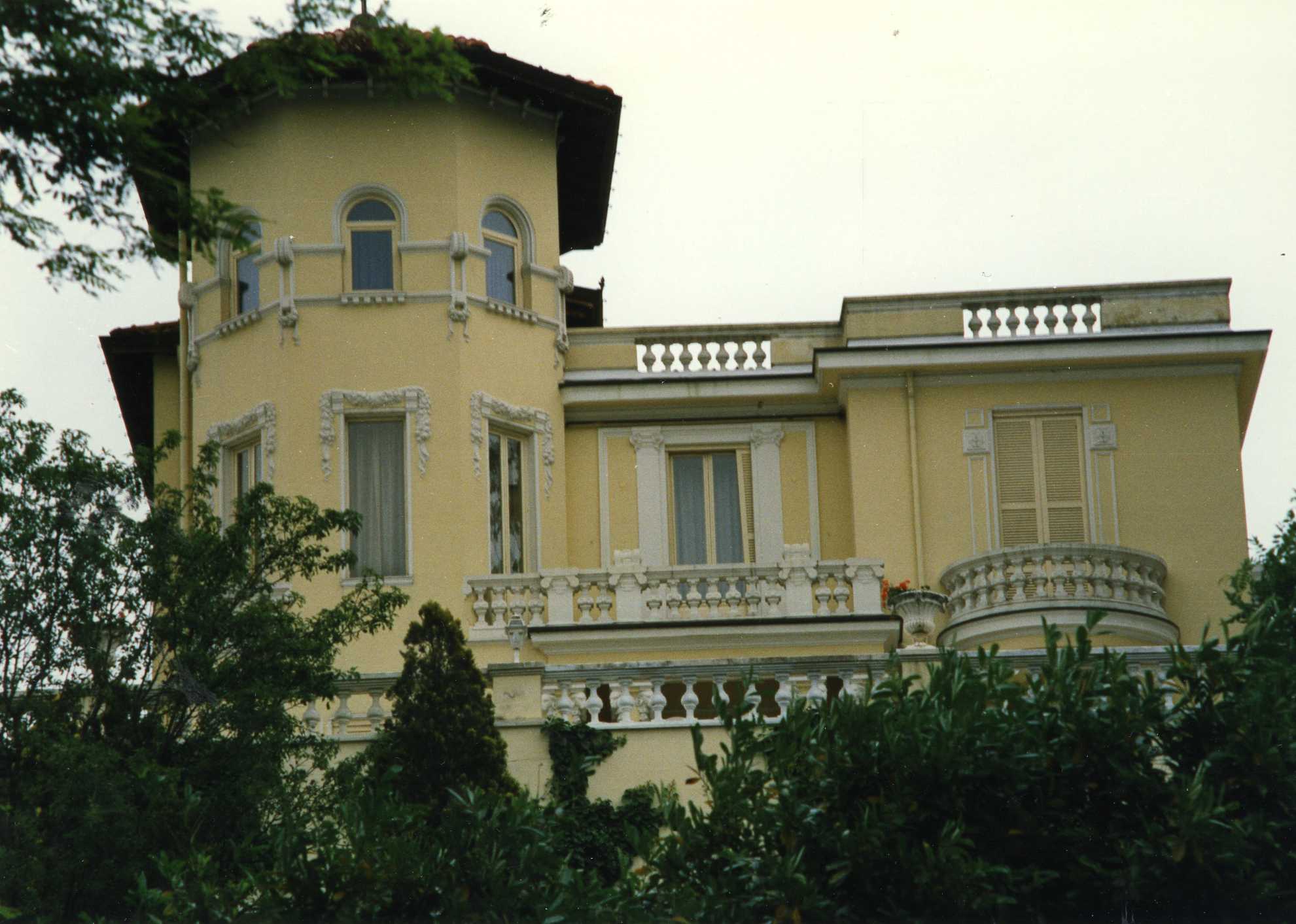 Villa Caronte