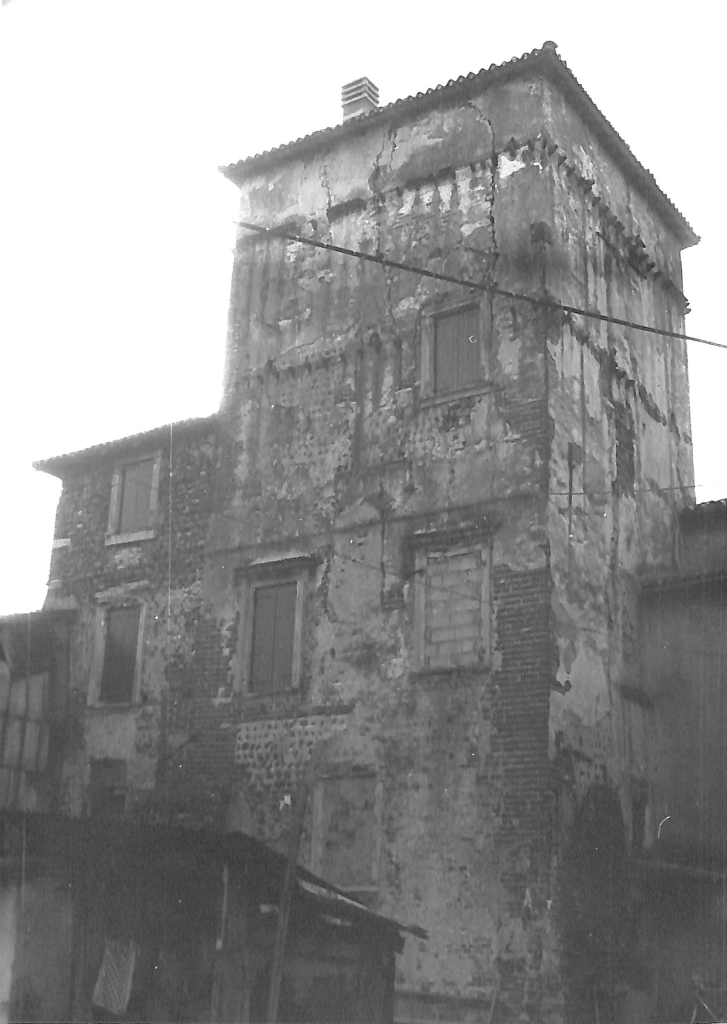 Casa con colombara