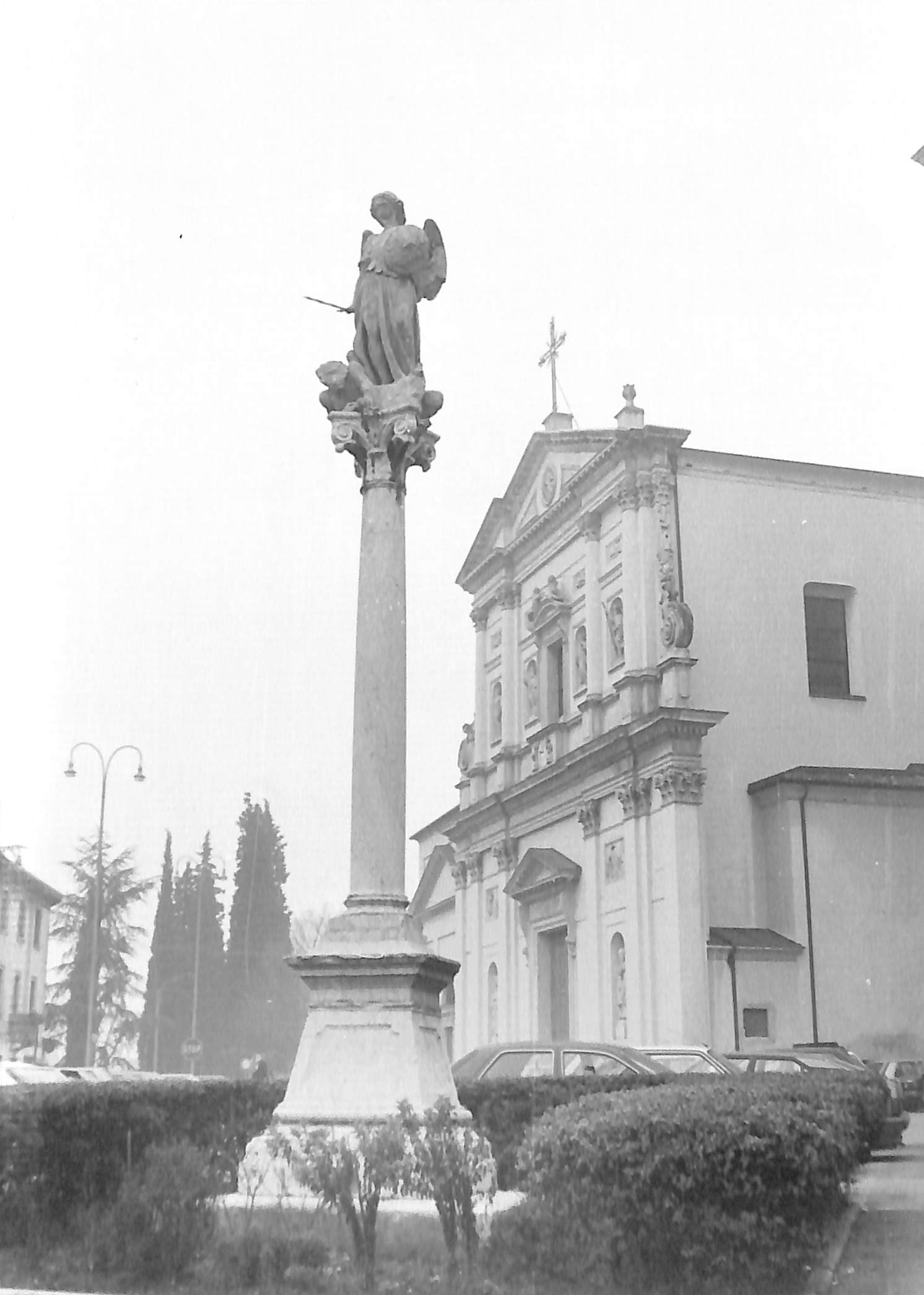 Monumento a S. Michele Arcangelo