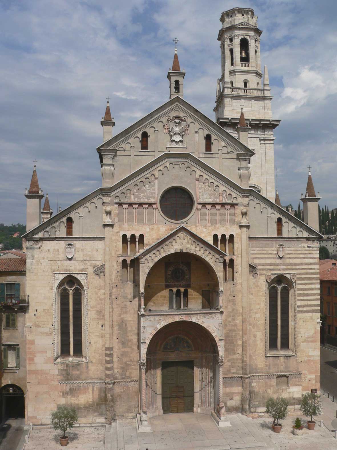 chiesa, Cattedrale di S. Maria Assunta, Cattedrale di Santa Maria Matricolare