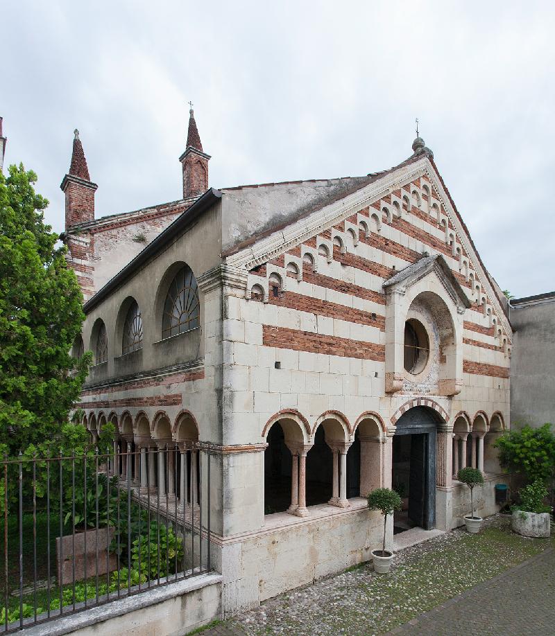 chiesa, Chiesa della SS. Trinità in Monte Oliveto