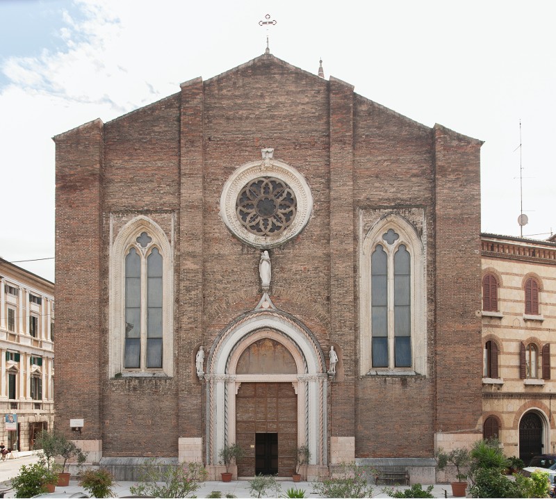 chiesa, Chiesa di San Tomaso Becket, Chiesa di San Tommaso Cantuariense