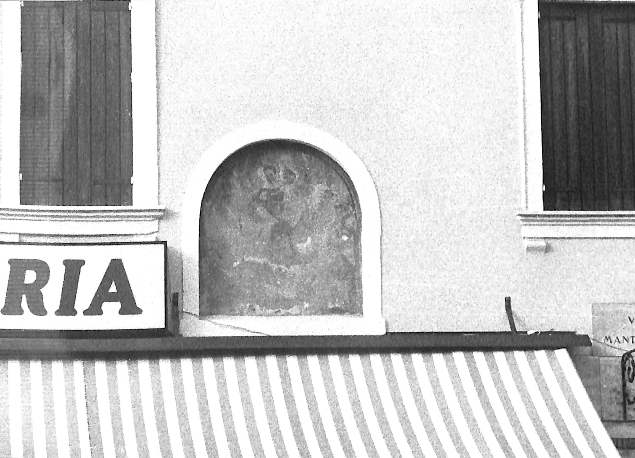 edicola della madonna col bambino