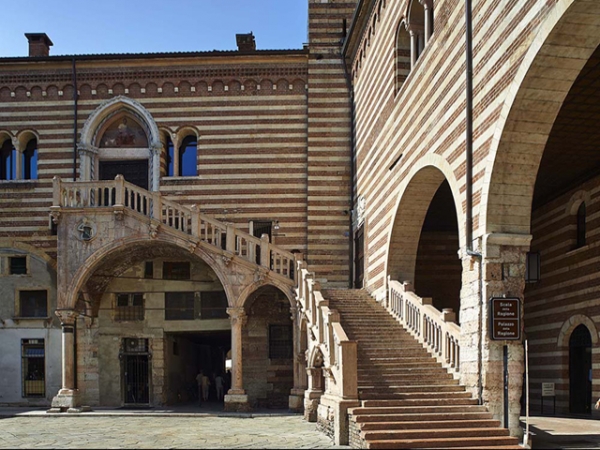 palazzo, Palazzo della Ragione