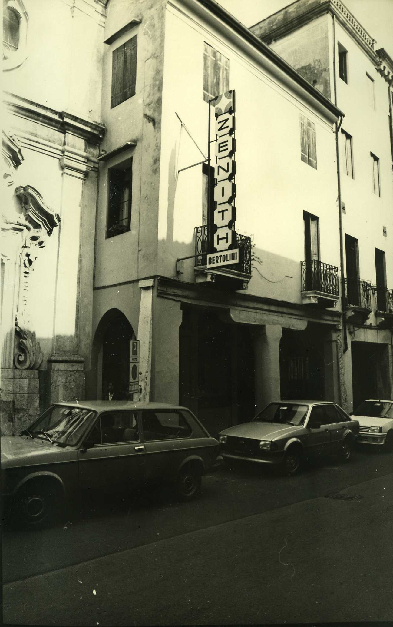 Casa con porticato a volta