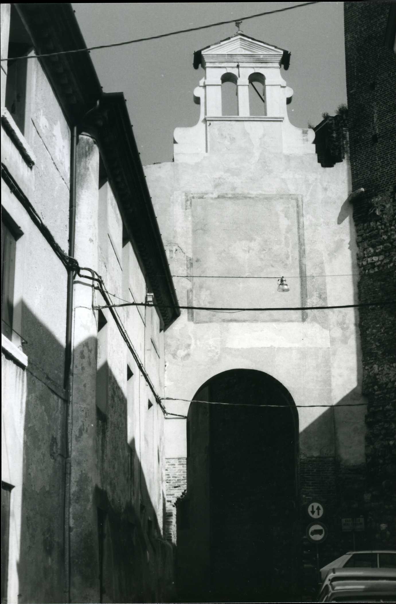 Porta Castello