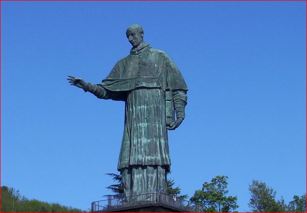 Statua colossale di San Carlo