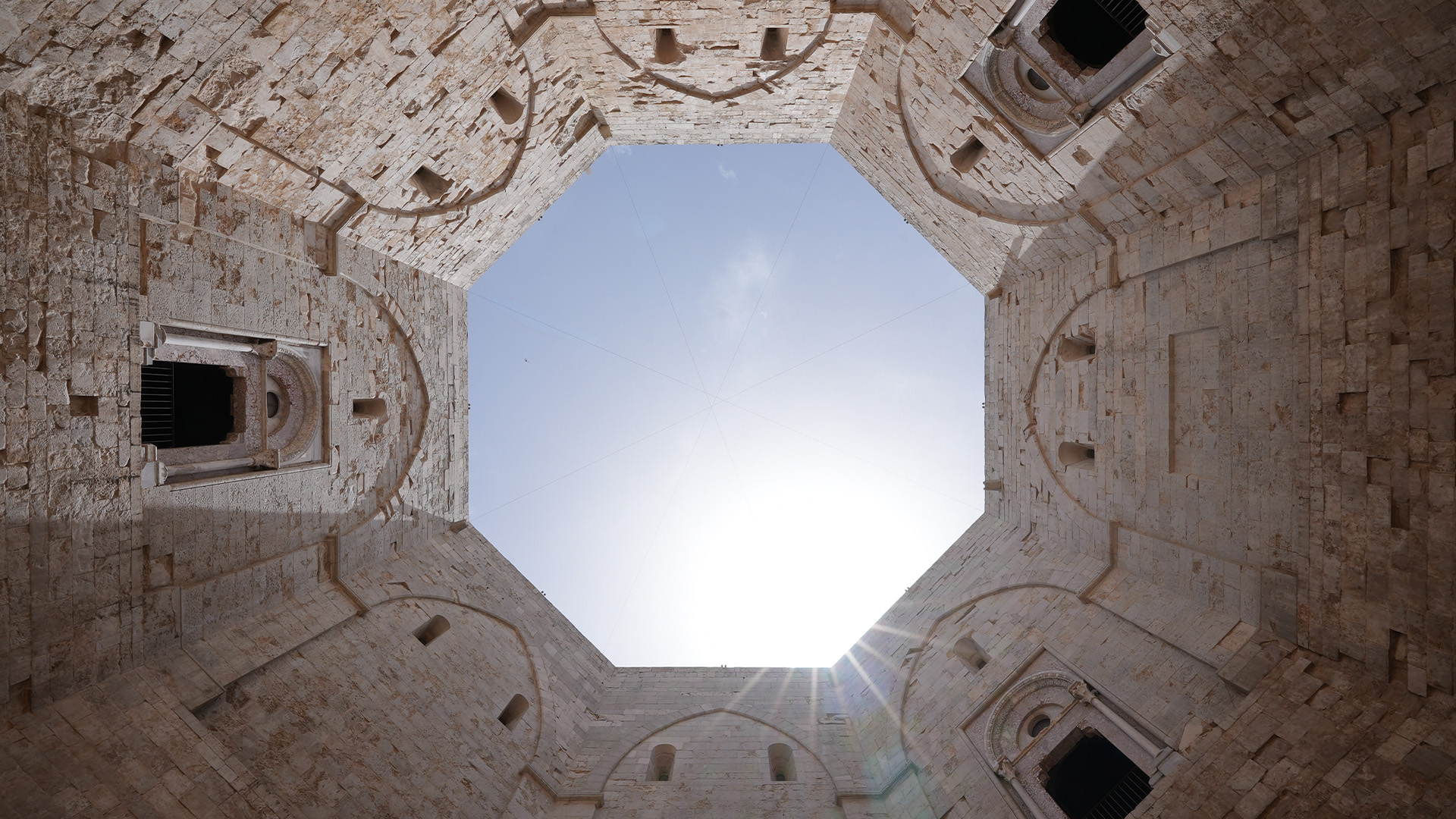 Castel del Monte - Storia e struttura di Castel del Monte