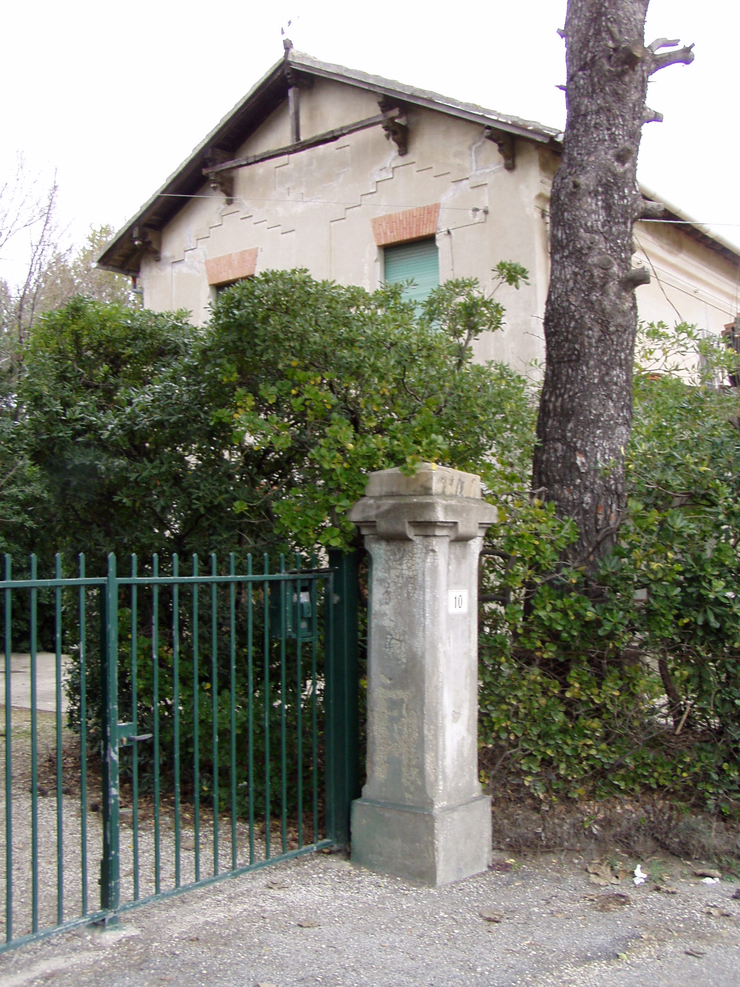 Casa del Custode di Villa Almagià