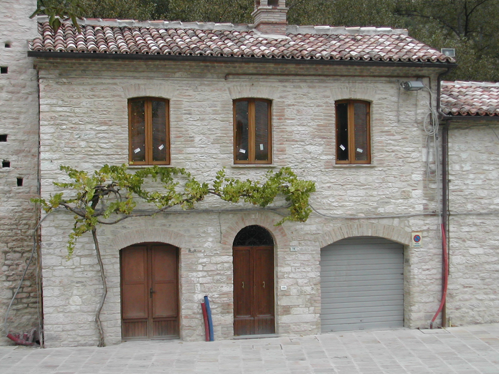 Casa sul fiume in Via S. Vittore, 19