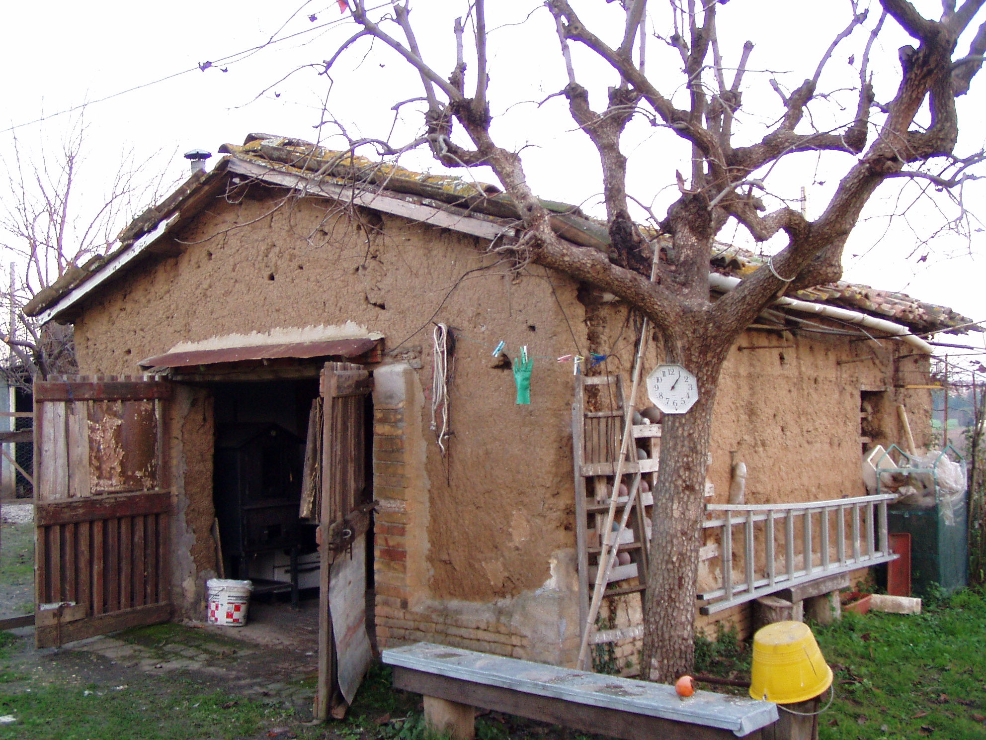 Casa di terra proprietà Moroni