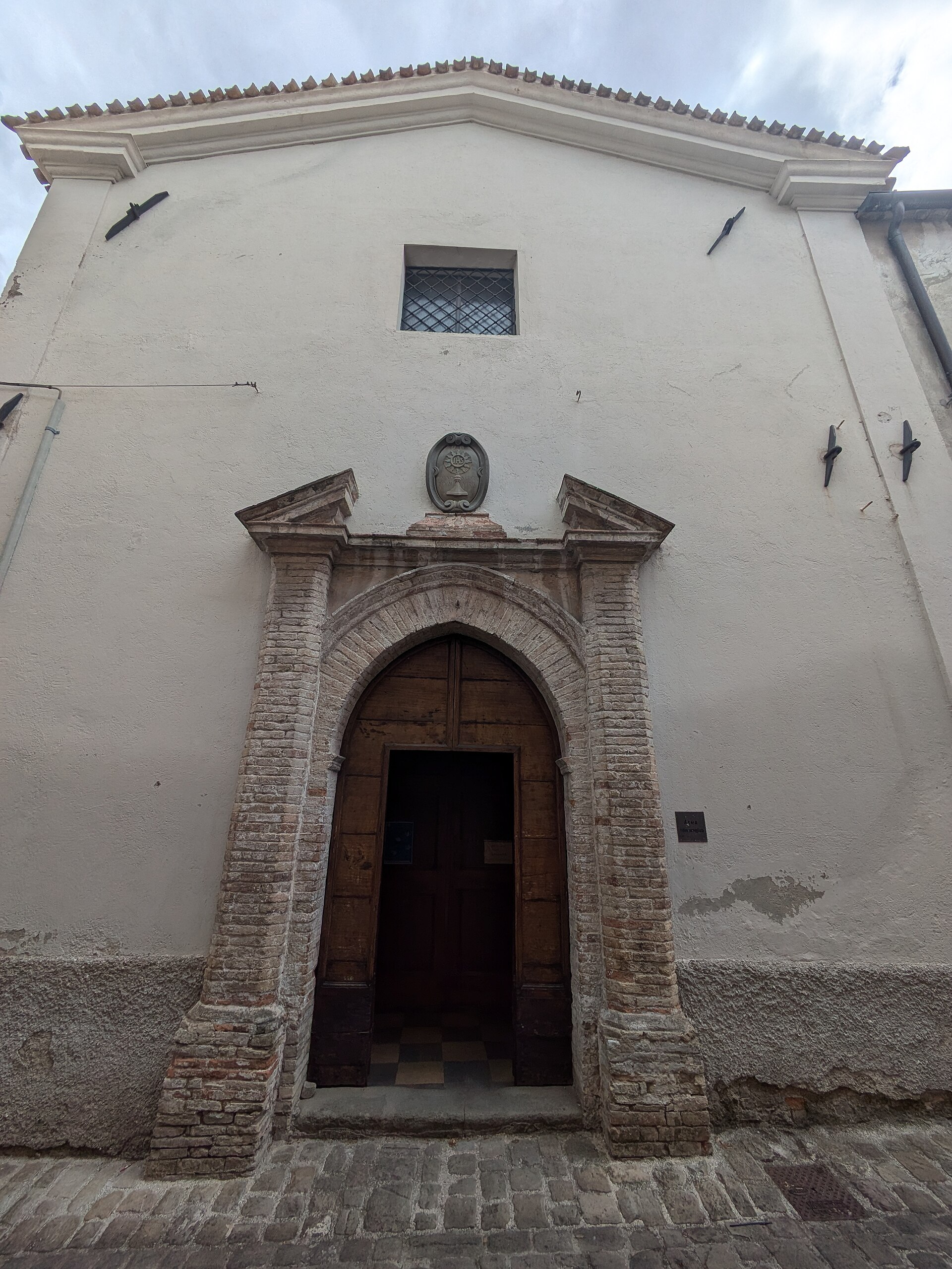 Casa con volto in V.lo S. Chiara