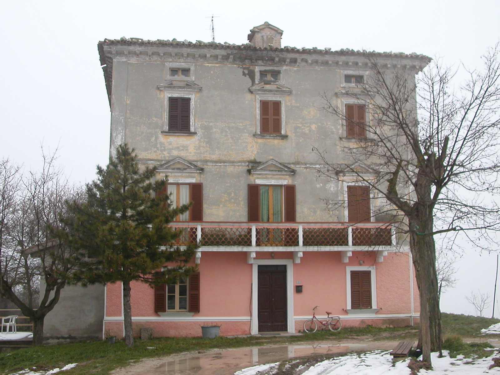 Palazzetto a S. Mariano
