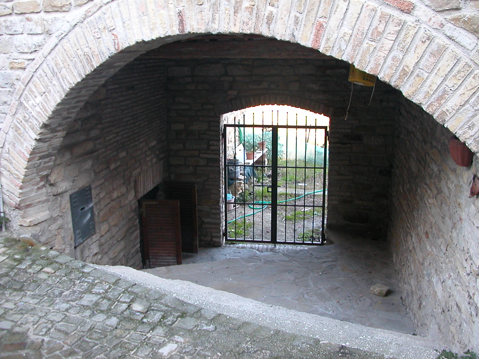 Casa con volto in Via Annibalcaro, 7