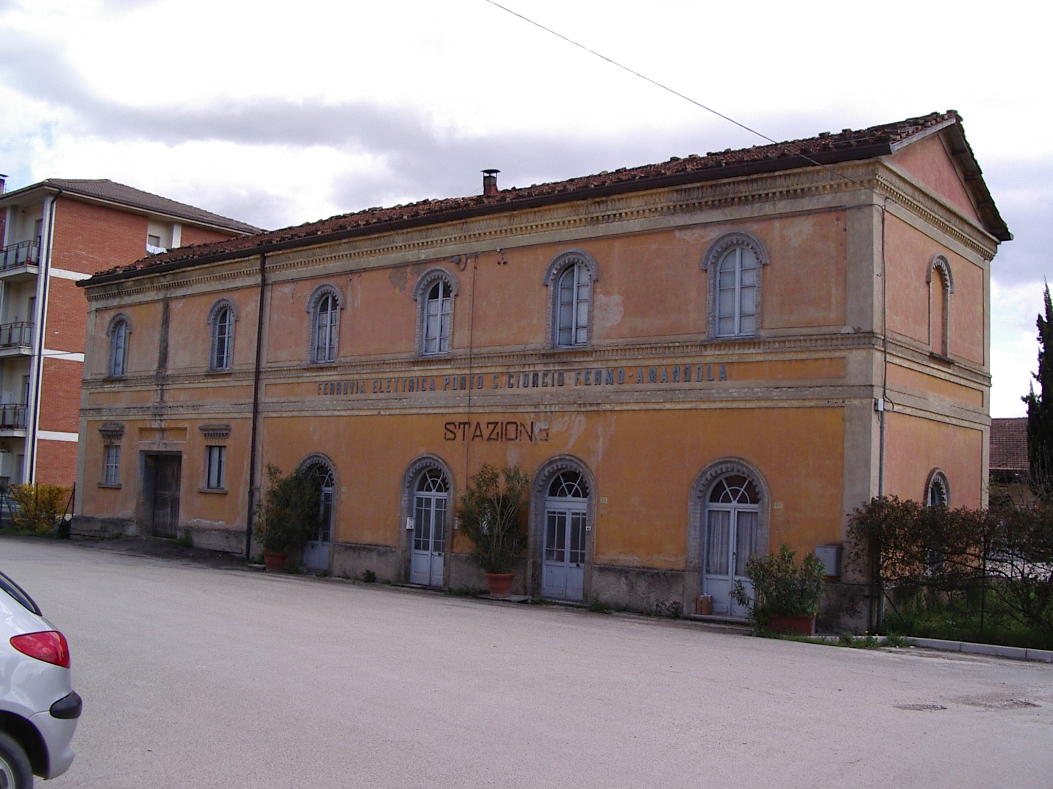 Stazione ferroviaria