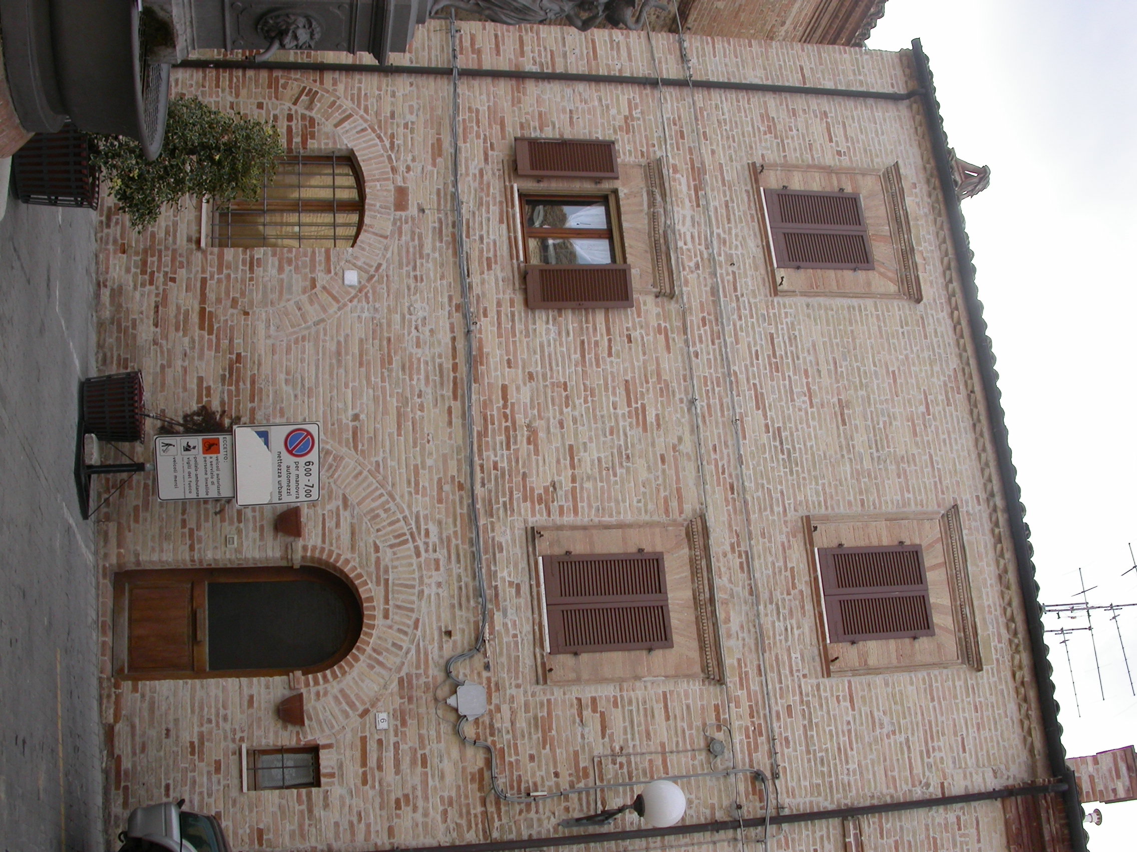 Palazzetto in piazza Umberto I