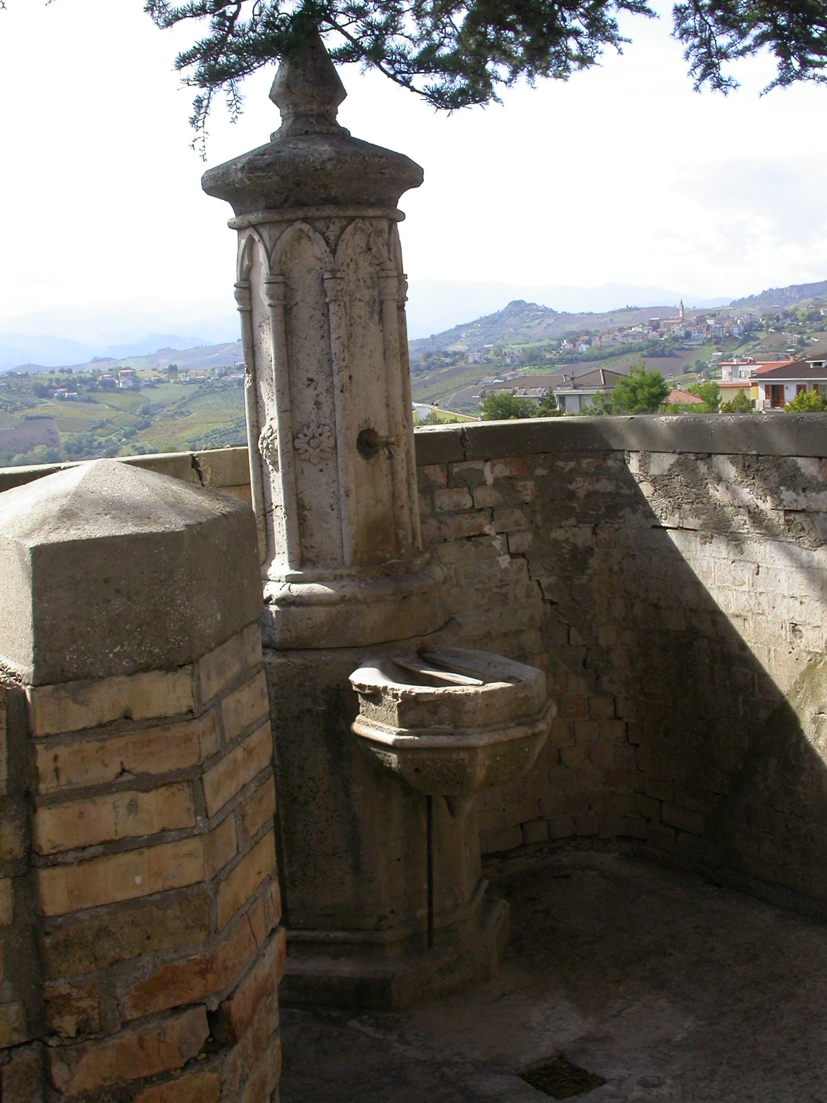 Fontana pubblica