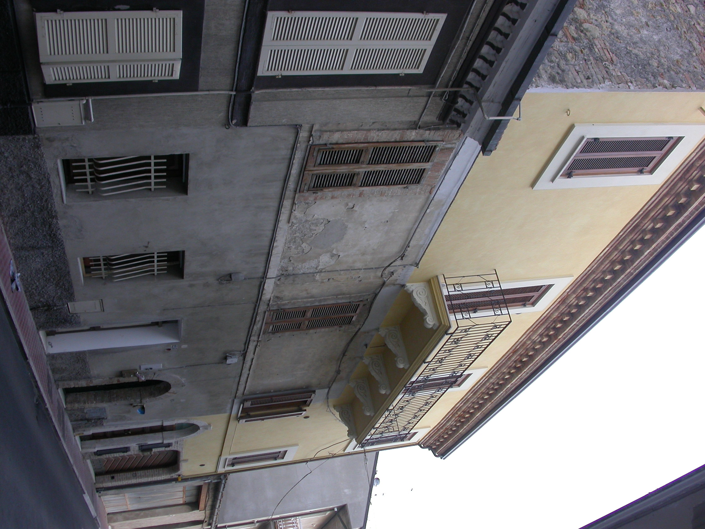 Casa in via Cairoli